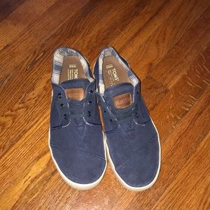 TOMS cute men’s shoes
